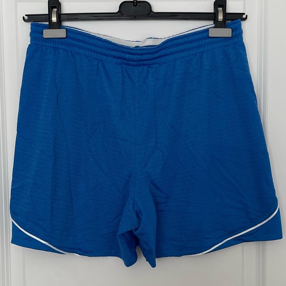 EUC Vintage Nike Women's Basketball Shorts (circa 2010) - Picture 2 of 3